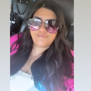 Meet your Posher, Yuli